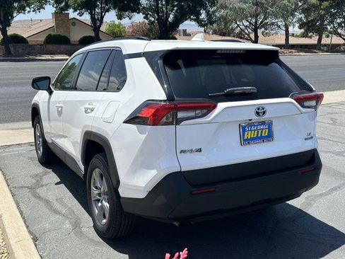 Used 2023 Toyota RAV4 LE AWD/4WD image 5