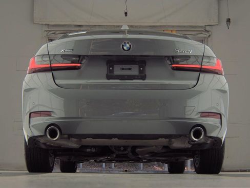 Used 2025 BMW 330i xDrive Sedan AWD/4WD image 9