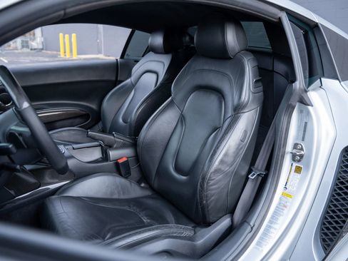 Used 2010 Audi R8 V10 image 3