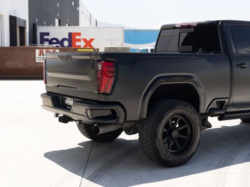 Used 2024 GMC Sierra 3500 Denali Ultimate AWD/4WD image 34