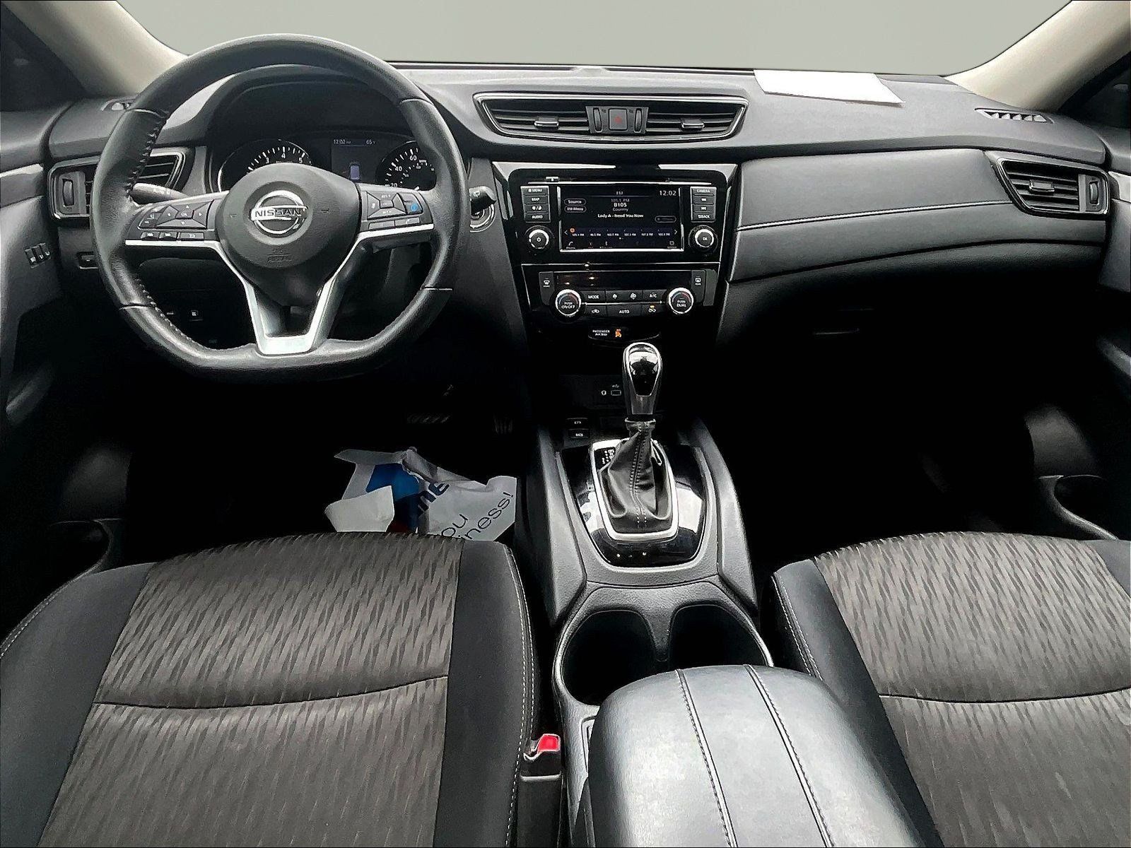 Used 2019 Nissan Rogue SV w/ Premium Package FWD image 14