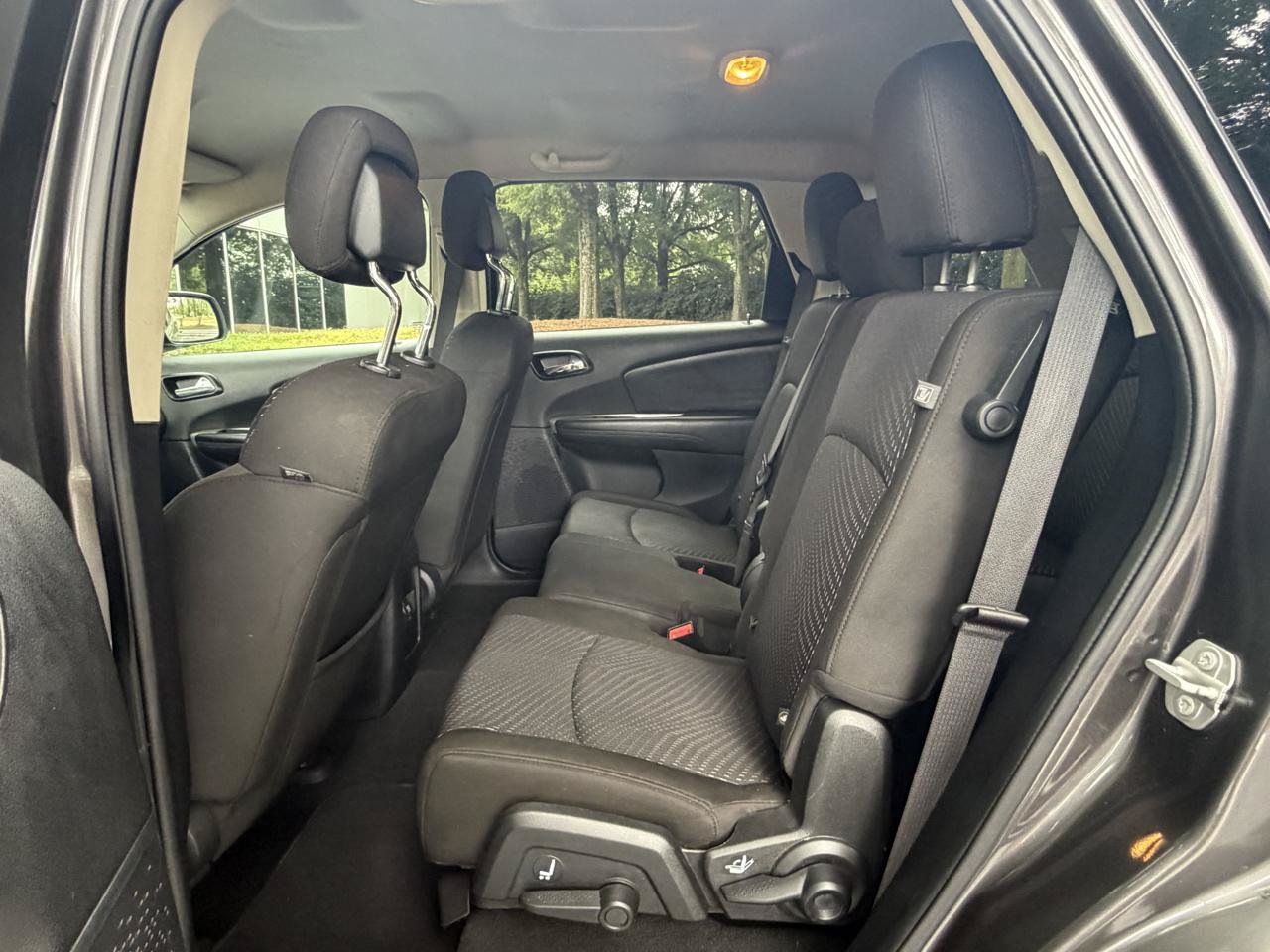 Used 2020 Dodge Journey SE w/ Blacktop Package FWD image 13
