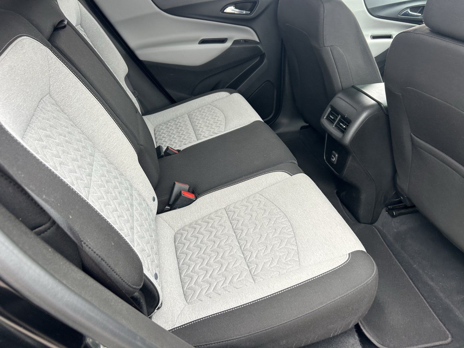 Used 2022 Chevrolet Equinox LS FWD image 14