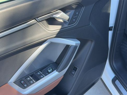 Certified 2025 Audi Q3 2.0T Premium image 13