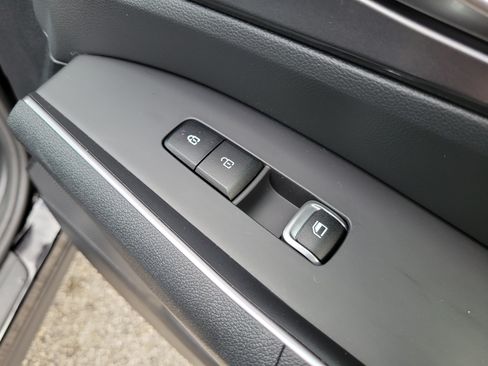 Certified 2023 Kia Sorento LX FWD image 11