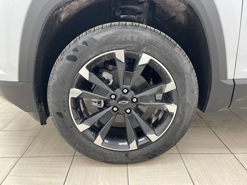 New 2026 Chevrolet Equinox RS w/ Convenience Package III AWD/4WD image 8