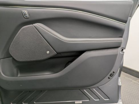 Used 2021 Ford Mustang Mach-E Premium image 27