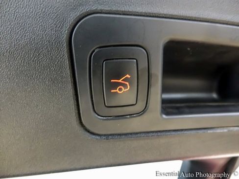 Used 2018 Tesla Model S 100D image 25