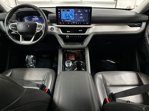 Used 2025 Ford Explorer Active w/ Active Comfort Package AWD/4WD image 24