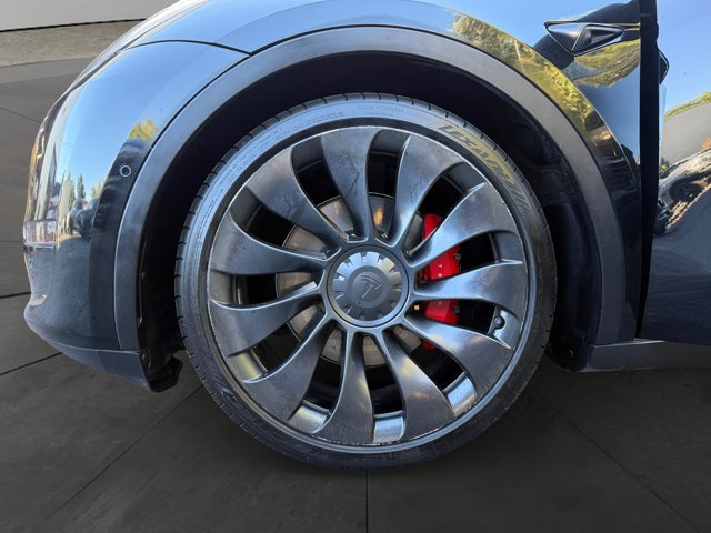 Used 2022 Tesla Model Y Performance AWD/4WD image 9