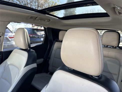 Used 2020 Ford Escape SEL image 23