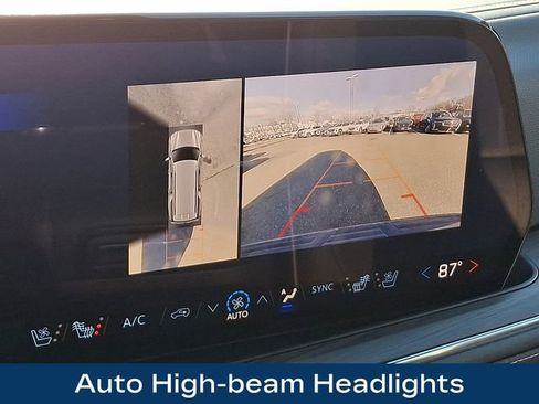 Used 2025 Chevrolet Suburban Premier image 22