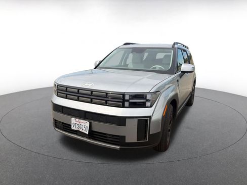 Used 2025 Hyundai Santa Fe SEL image 2