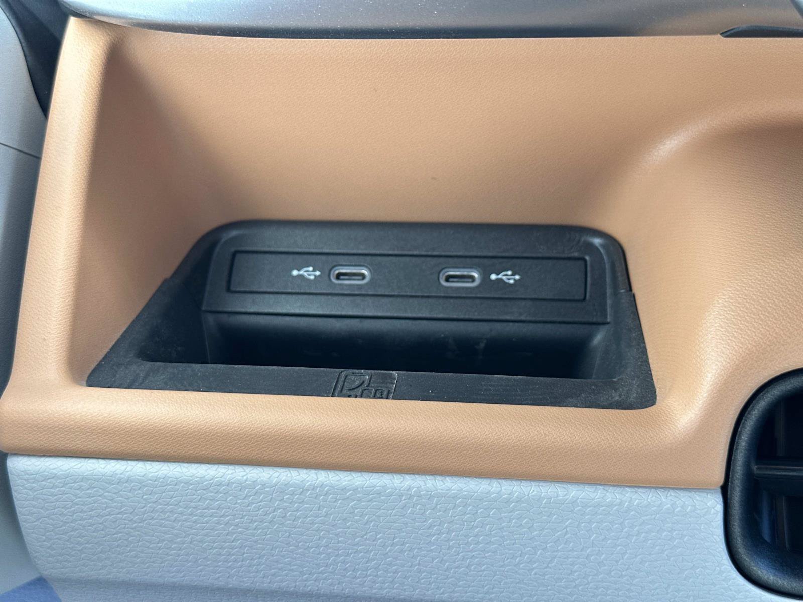 Certified 2025 Volkswagen ID. Buzz 1st Edition AWD/4WD image 17