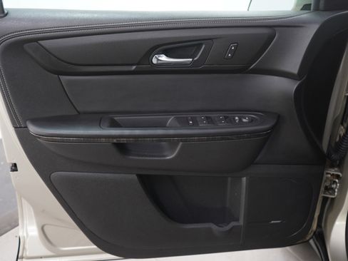 Used 2014 GMC Acadia SLT image 24