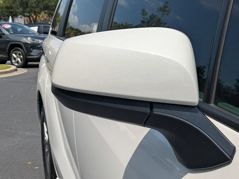 Used 2025 Toyota Sienna XLE w/ XLE Plus Package FWD image 12