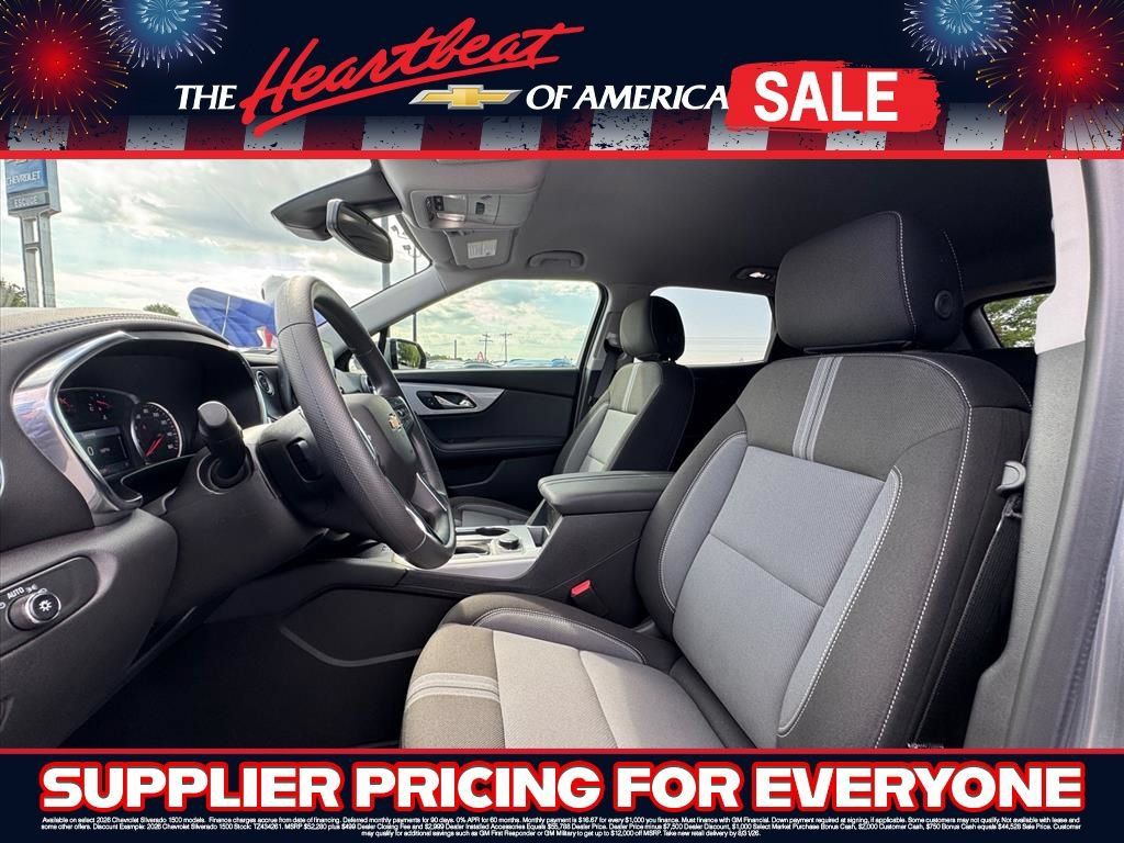 New 2025 Chevrolet Blazer LT w/ Convenience Package FWD image 13