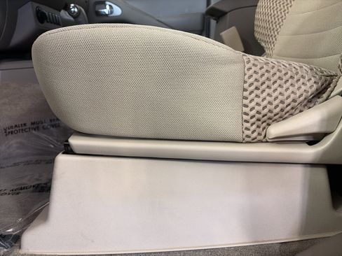 Used 2014 Nissan Frontier SV w/ SV Value Truck Package image 15