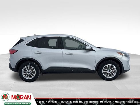 Used 2020 Ford Escape SE image 6