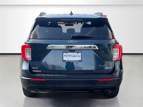 Used 2023 Ford Explorer XLT image 6
