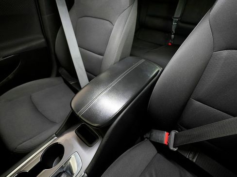 Used 2018 Chevrolet Malibu LT image 44