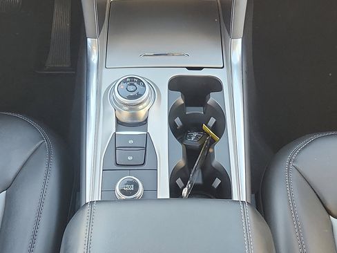 Used 2022 Ford Explorer XLT w/ Equipment Group 202A image 19