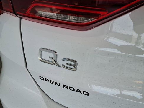 Used 2025 Audi Q3 2.0T Premium w/ Convenience Package image 19