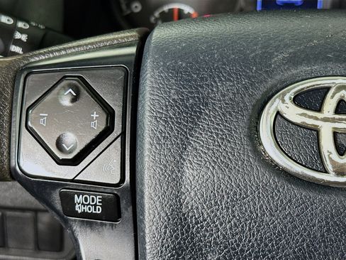 Used 2020 Toyota Tacoma SR image 13