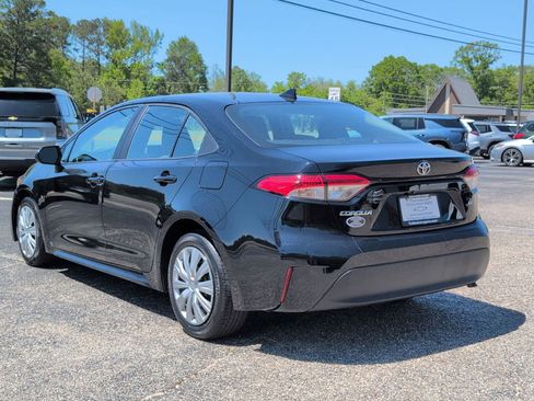 Used 2024 Toyota Corolla LE image 3