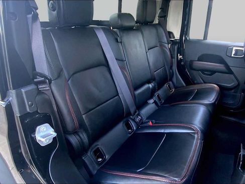Used 2025 Jeep Gladiator Rubicon w/ Convenience Group AWD/4WD image 20
