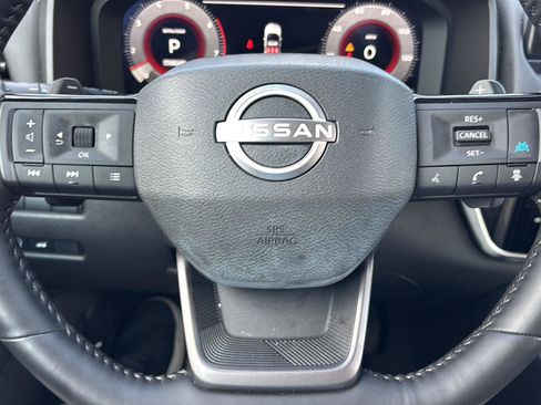 Used 2025 Nissan Rogue SL FWD image 18