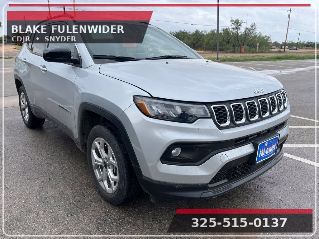 Used 2025 Jeep Compass Latitude AWD/4WD image 1
