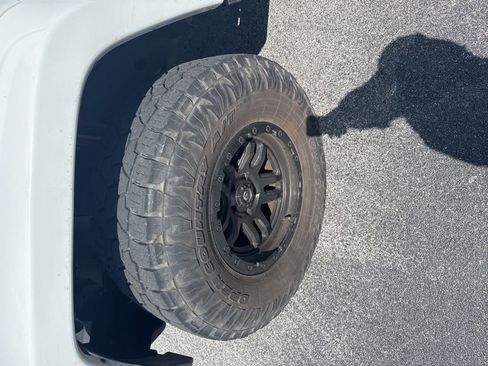 Used 2016 Jeep Wrangler Unlimited Sahara w/ Connectivity Group AWD/4WD image 9