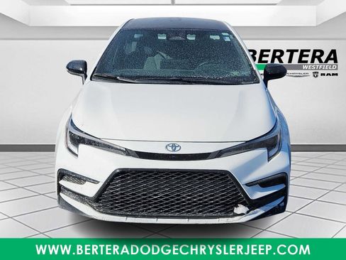 Used 2025 Toyota Corolla FX w/ Convenience Package FWD image 2