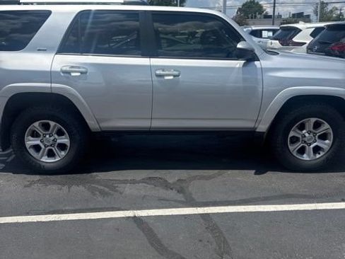 Used 2023 Toyota 4Runner SR5 RWD image 9