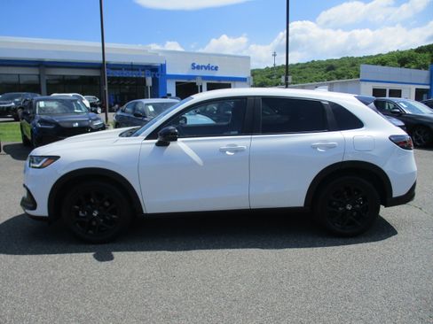 Certified 2024 Honda HR-V Sport image 8