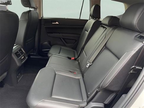 Used 2021 Volkswagen Atlas SE image 11