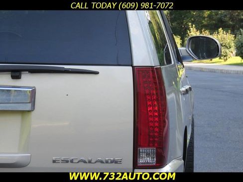 Used 2007 Cadillac Escalade AWD w/ Information Package image 20