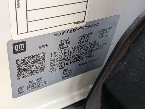 Used 2025 Chevrolet Trax LT w/ LT Convenience Package image 33