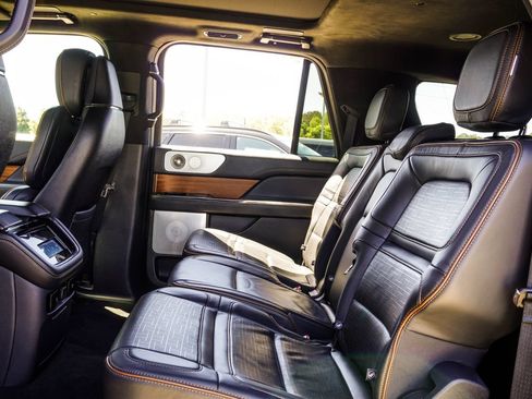 Used 2023 Lincoln Navigator L Black Label AWD/4WD image 40