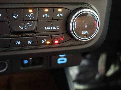 Used 2024 Ford Maverick Lariat AWD/4WD image 9