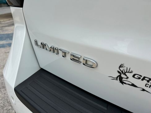 Used 2023 Ford Expedition Max Limited image 9