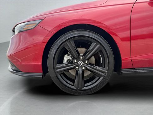 Used 2025 Honda Accord Sport image 32