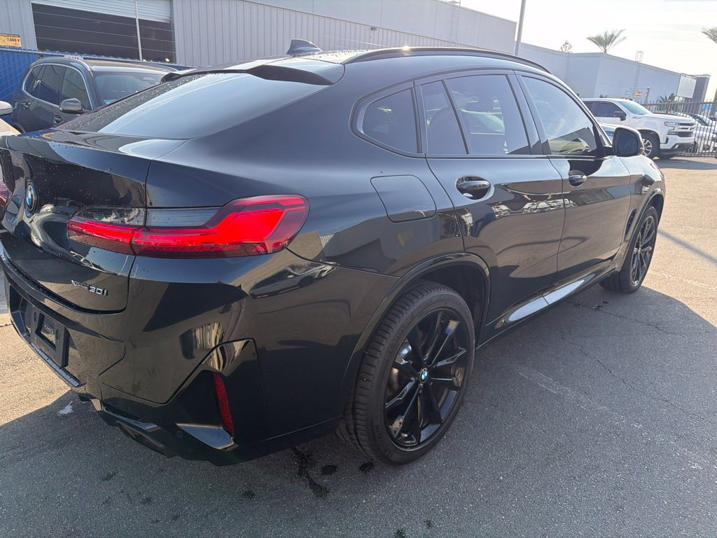 Used 2024 BMW X4 xDrive30i w/ Premium Package AWD/4WD image 8
