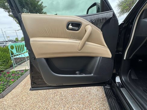 Used 2022 Nissan Armada Platinum w/ Captain's Chairs Package RWD image 33