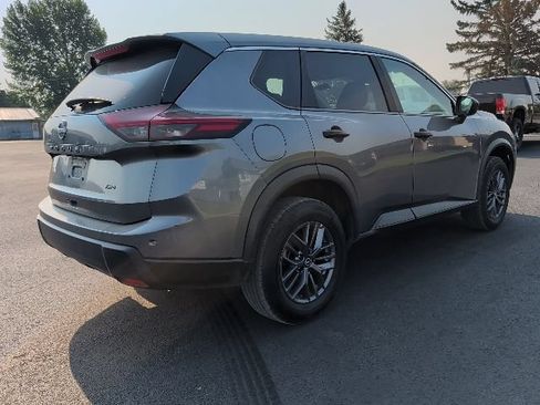 Used 2024 Nissan Rogue S AWD/4WD image 3