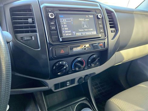 Used 2014 Toyota Tacoma PreRunner image 15