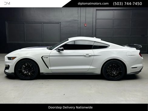 Used 2016 Ford Mustang Shelby GT350 w/ Technology Package image 4