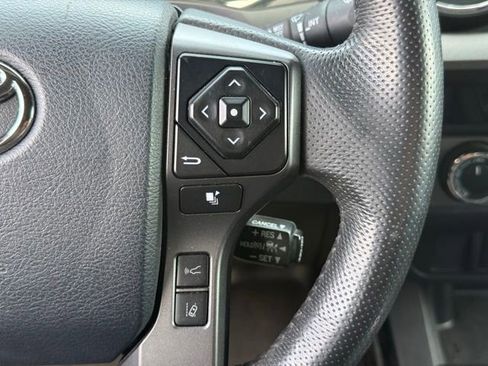 Used 2018 Toyota Tacoma TRD Off-Road AWD/4WD image 24