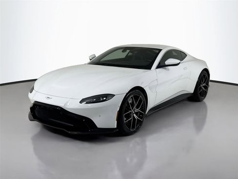 Used 2022 Aston Martin V8 Vantage Coupe image 10